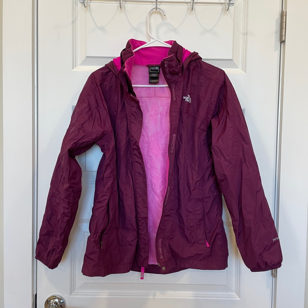 Girls plum North Face rain jacket. Size XL (18). Preloved EUC